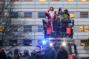 Bild zur Presseinformation "Tatütata – die Feuerwehr samt Nikolaus ist da"